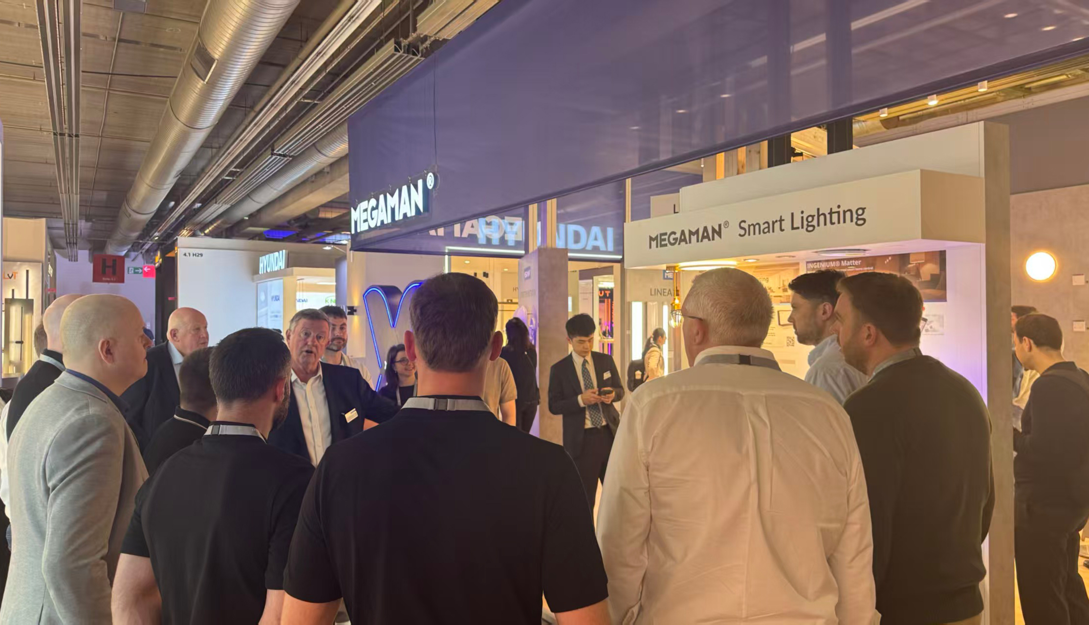 英国威廉希尔公司官网双品牌闪耀法兰克福照明展丨德国精工与丹麦设计点亮全球光环境​